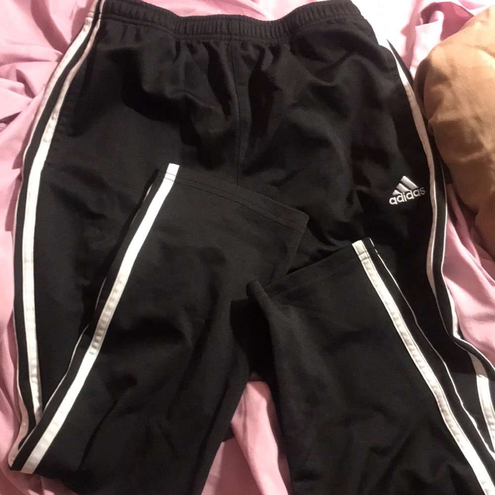 black sweatpants